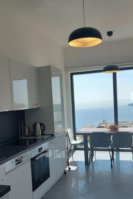Modern Top Floor Sea View 3Br With Pools, Spa & Fitness เบชิชิ ภายนอก รูปภาพ