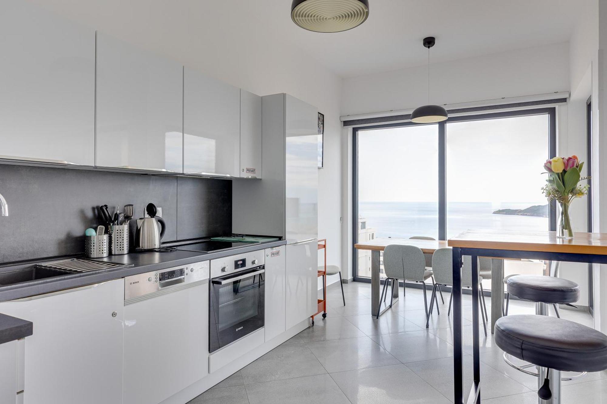 Modern Top Floor Sea View 3Br With Pools, Spa & Fitness เบชิชิ ภายนอก รูปภาพ